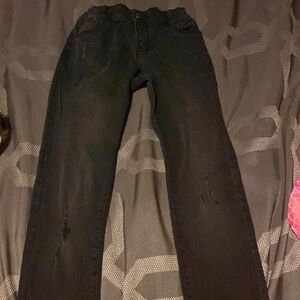 Black distressed skinny pants